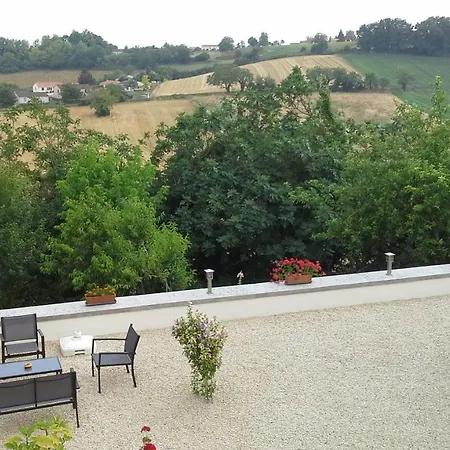 לינה וארוחת בוקר Montismaurelli 3*