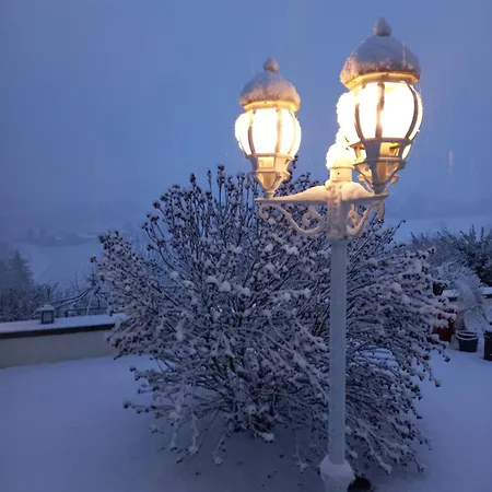 לינה וארוחת בוקר Montismaurelli 3*