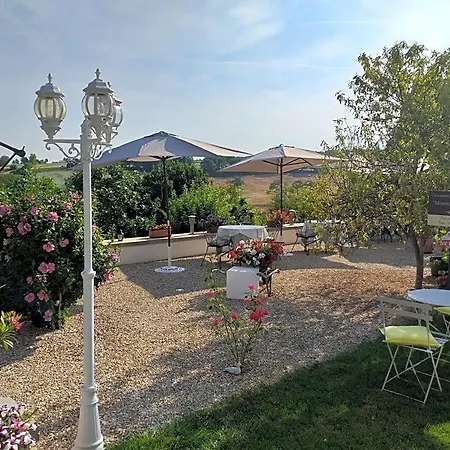 Montismaurelli Bed & Breakfast 3*